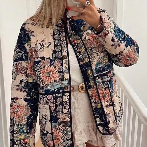 Women's patchwork quilted jacket with floral pattern, straight silhouette and patch pockets Fashion Glam