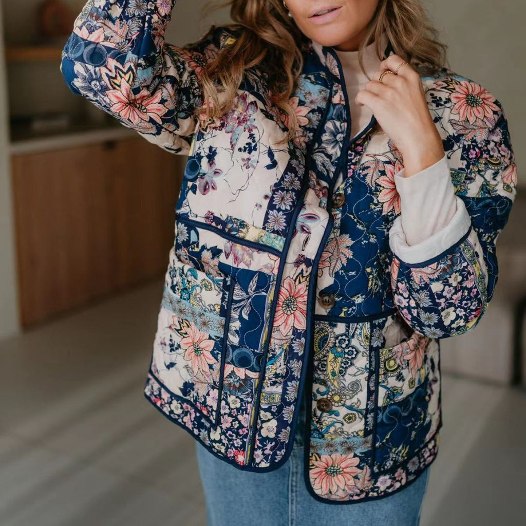 Women's patchwork quilted jacket with floral pattern, straight silhouette and patch pockets Fashion Glam