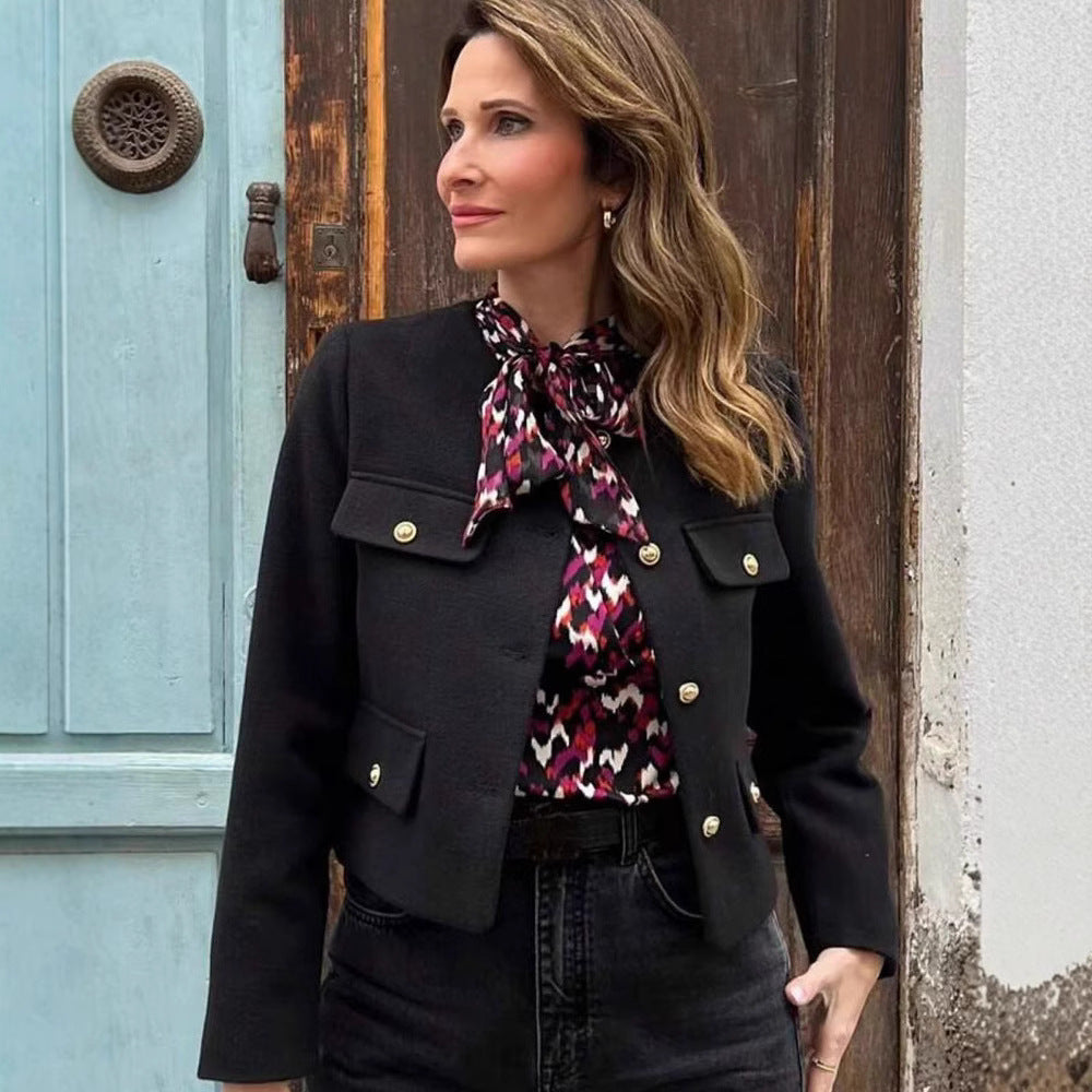 Women Short-Cut Boucle Blazer with Round Neckline, Four Flap Pockets and Gold Decorative Buttons Fashion Glam