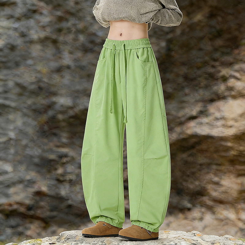 Women's Oversize Cargo Pants made of cotton blend with high elastic waistband and leg cuffs Fashion Glam