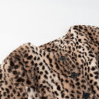 Women's short jacket made of faux fur with leopard print and continuous button placket Fashion Glam