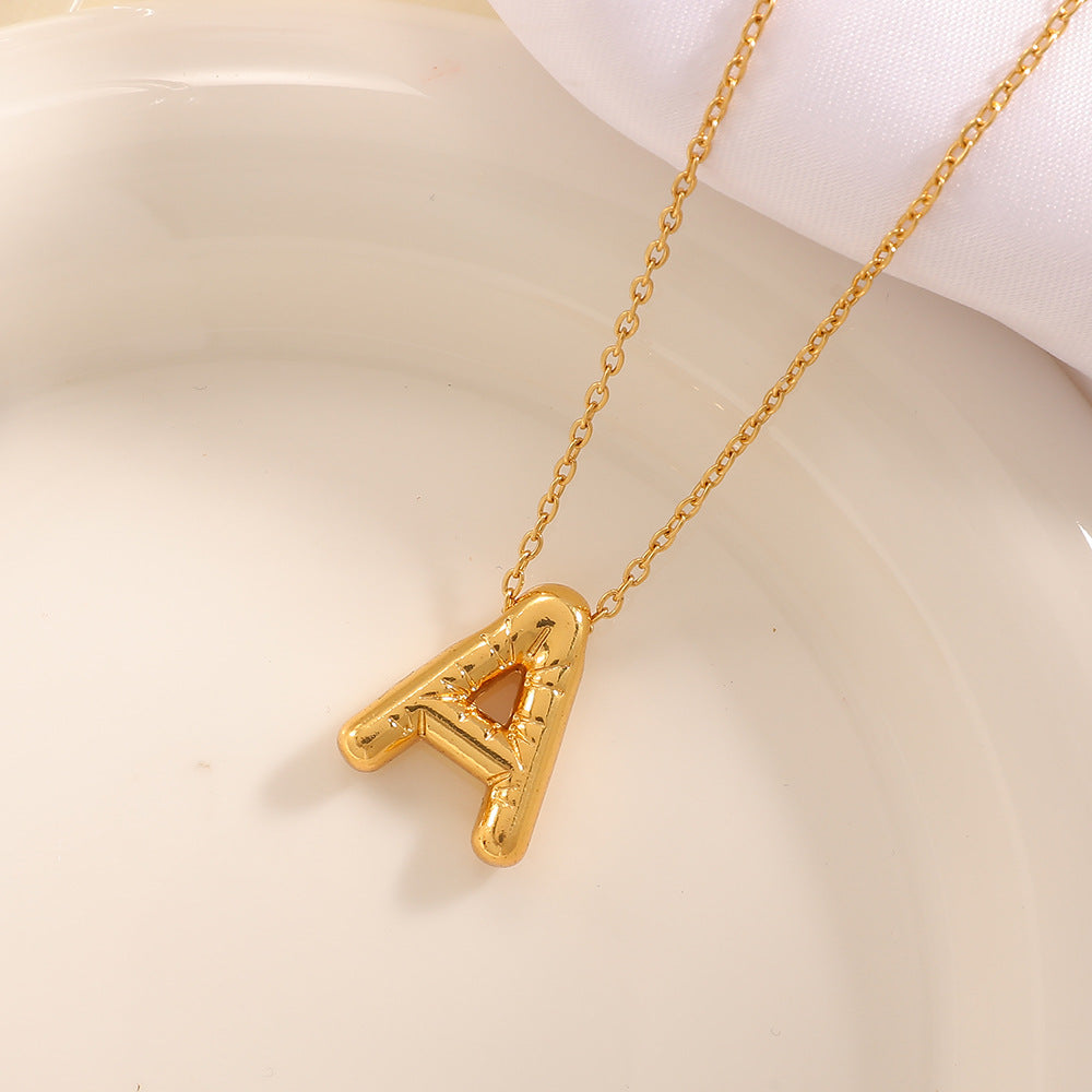 Women's necklace with curved letter pendant Fashion Glam