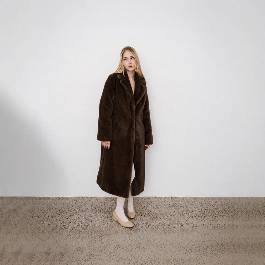 Ladies longer high-pile coat made of faux fur with shawl collar and casual cut Fashion Glam