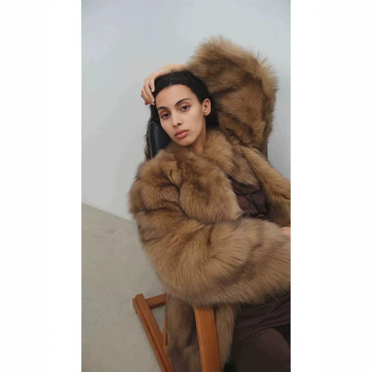 Women’s short coat made of high-pile faux fur with a tailored boxy cut and voluminous shawl collar Fashion Glam
