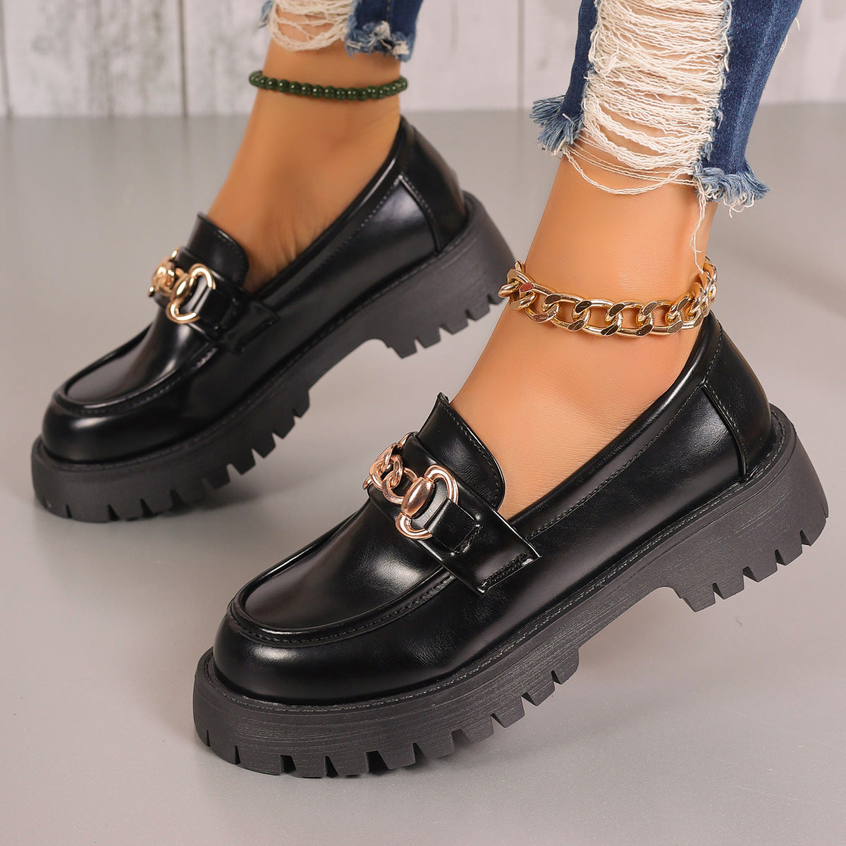 Women Chunky Platform Loafer with Metal Chain Detail and Profiled Rubber Sole Fashion Glam