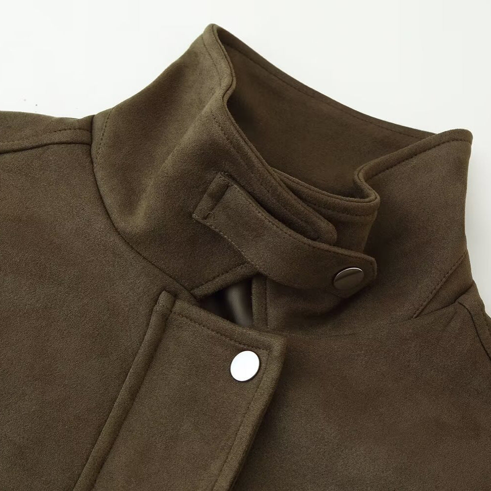 Women's short jacket in utility style made of suede look with stand-up collar and cargo flap pockets Fashion Glam