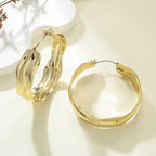 Women's Hanging Earrings in Elegant Wave Pattern Fashion Glam