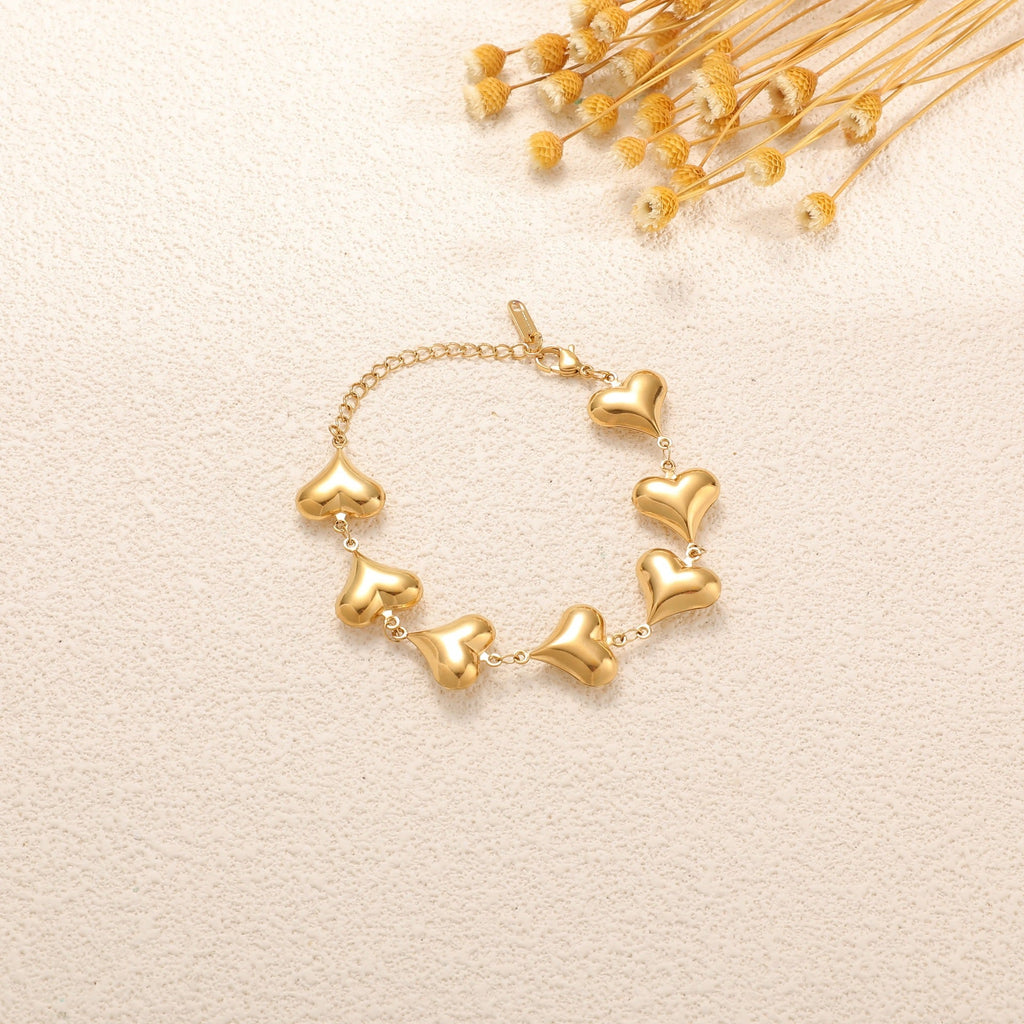 Ladies' bracelet with elegant heart design and fine link chain Fashion Glam