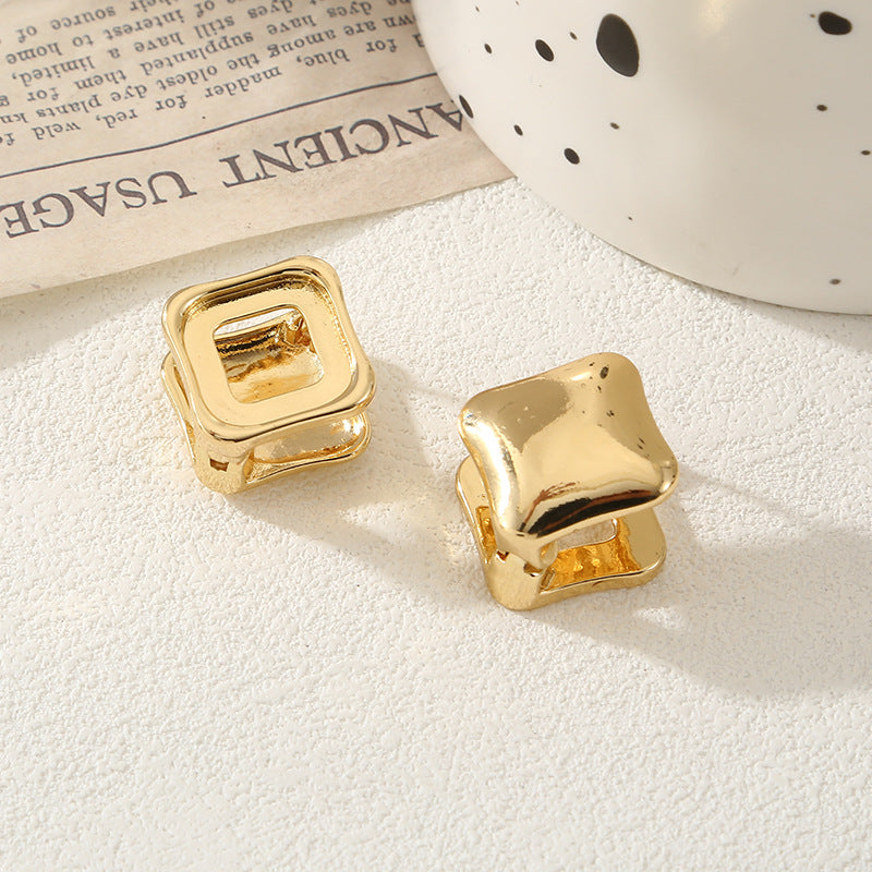 Women's ear clips in elegant shell design Fashion Glam