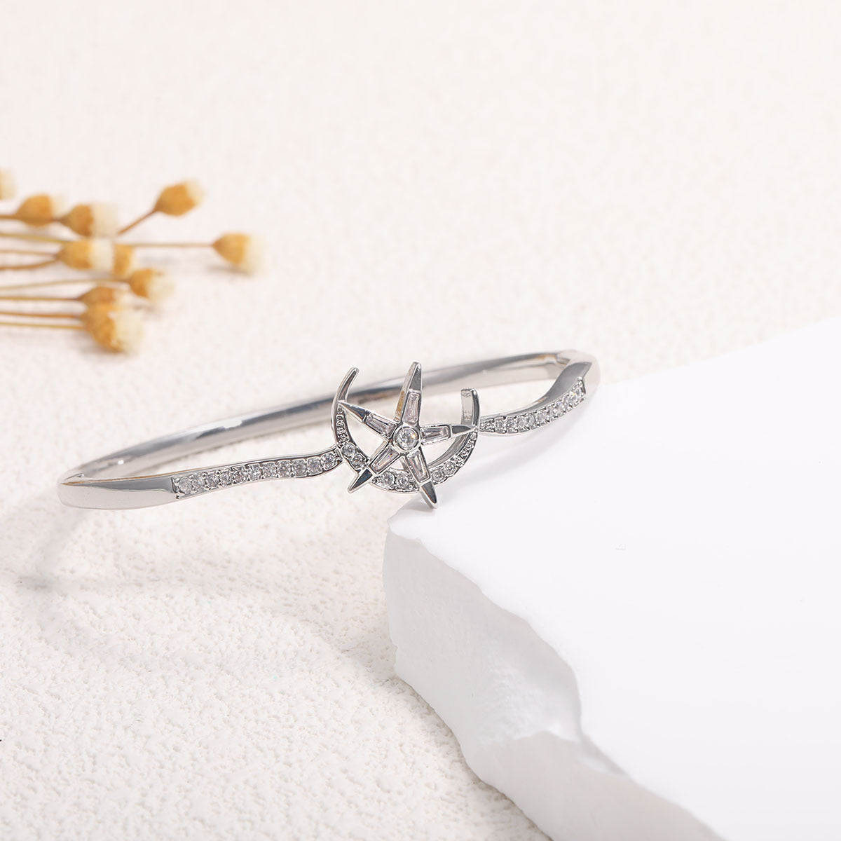 Ladies bracelet with elaborate infinity symbol and sparkling zirconia Fashion Glam