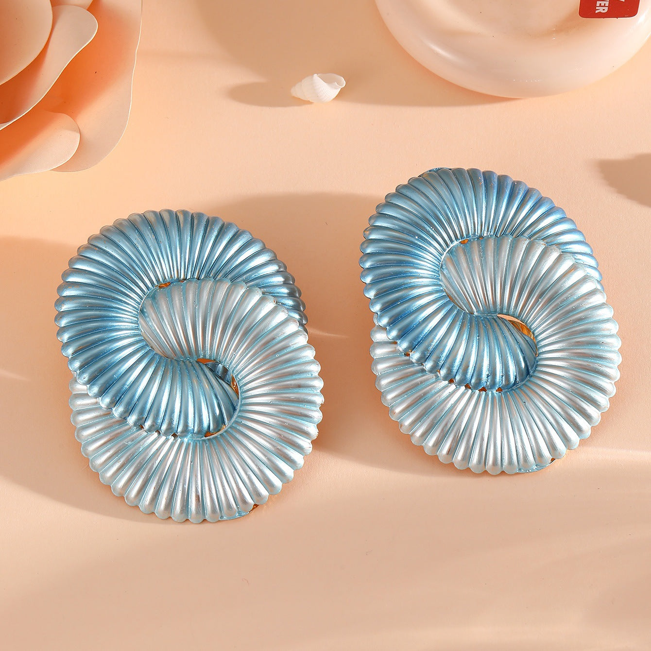 Women hair clips in modern shell design Fashion Glam