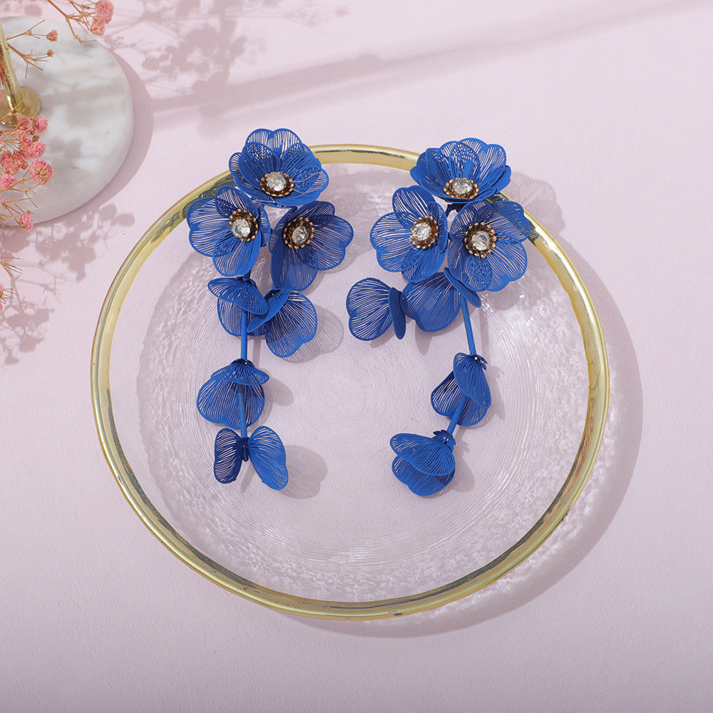 Ladies' earrings in elegant floral design Fashion Glam