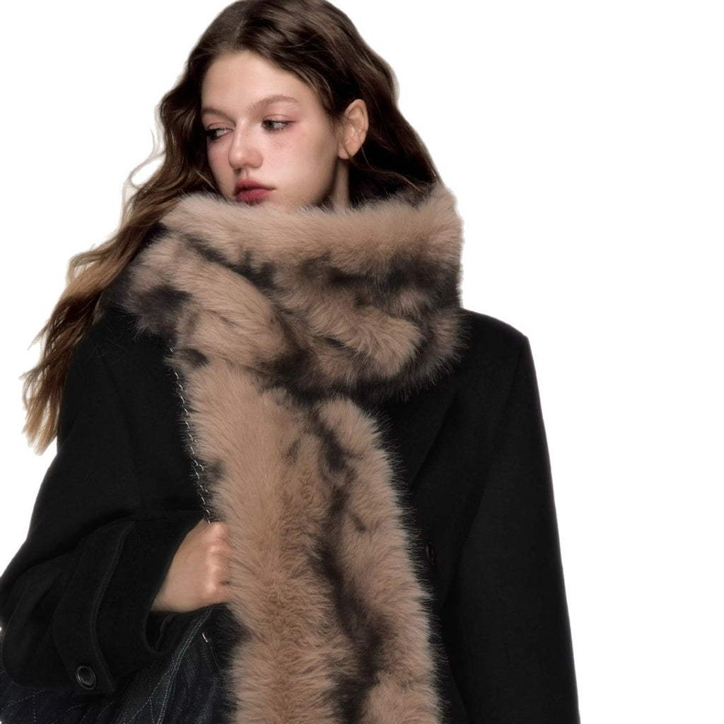 Women's luxurious long faux fur stole with patterned look and voluminous texture Fashion Glam