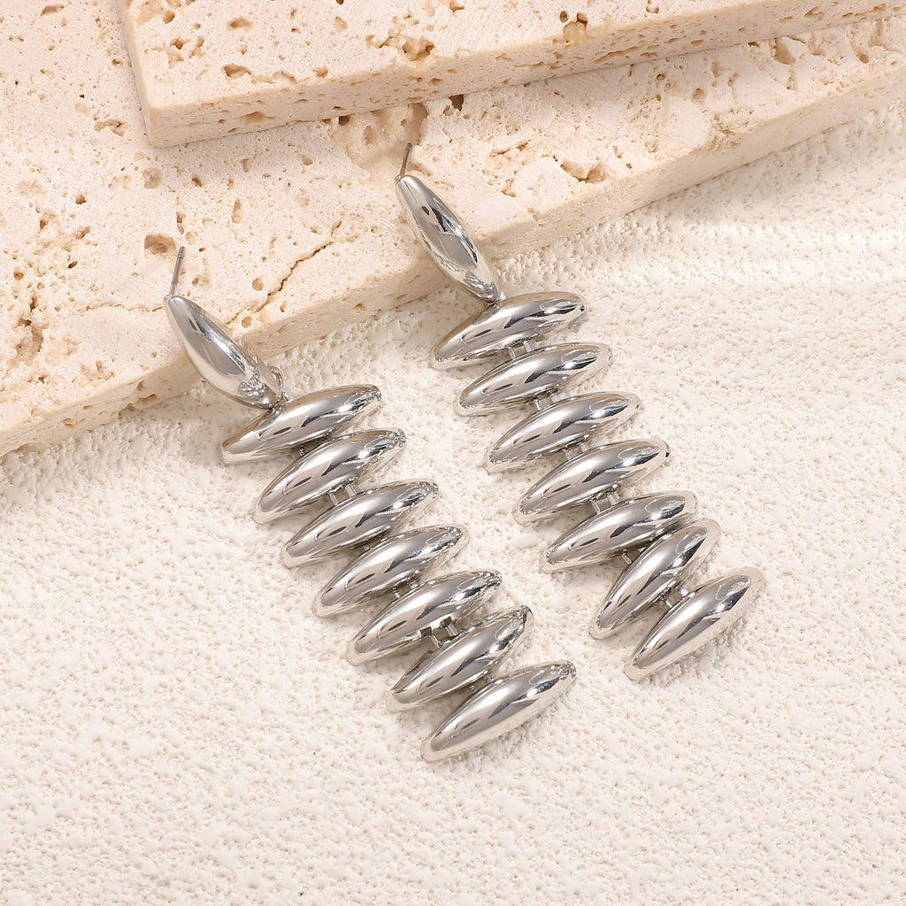 Ladies Hanging Earrings in Modern Spiral Design Fashion Glam