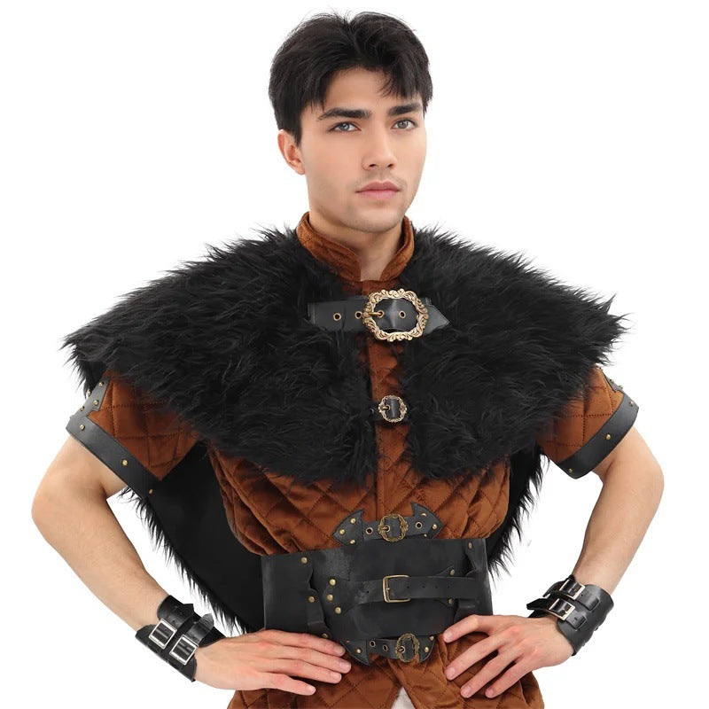 Men's short shoulder cape made of faux fur with adjustable leather strap and decorative clasp Fashion Glam