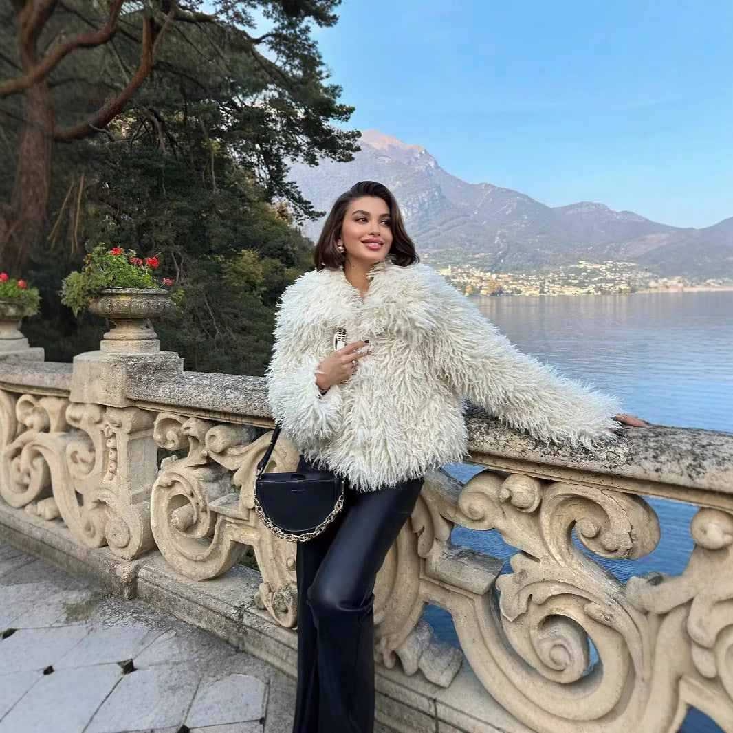 Women's short jacket made of high-pile faux fur in shaggy look Fashion Glam
