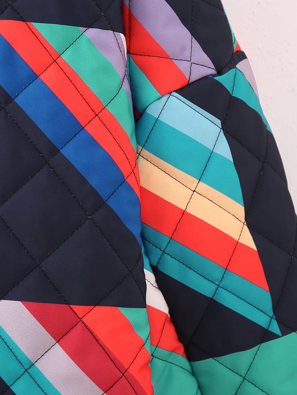 Ladies Quilted Kimono Jacket with Graphic Color Block Print and Open Front Fashion Glam