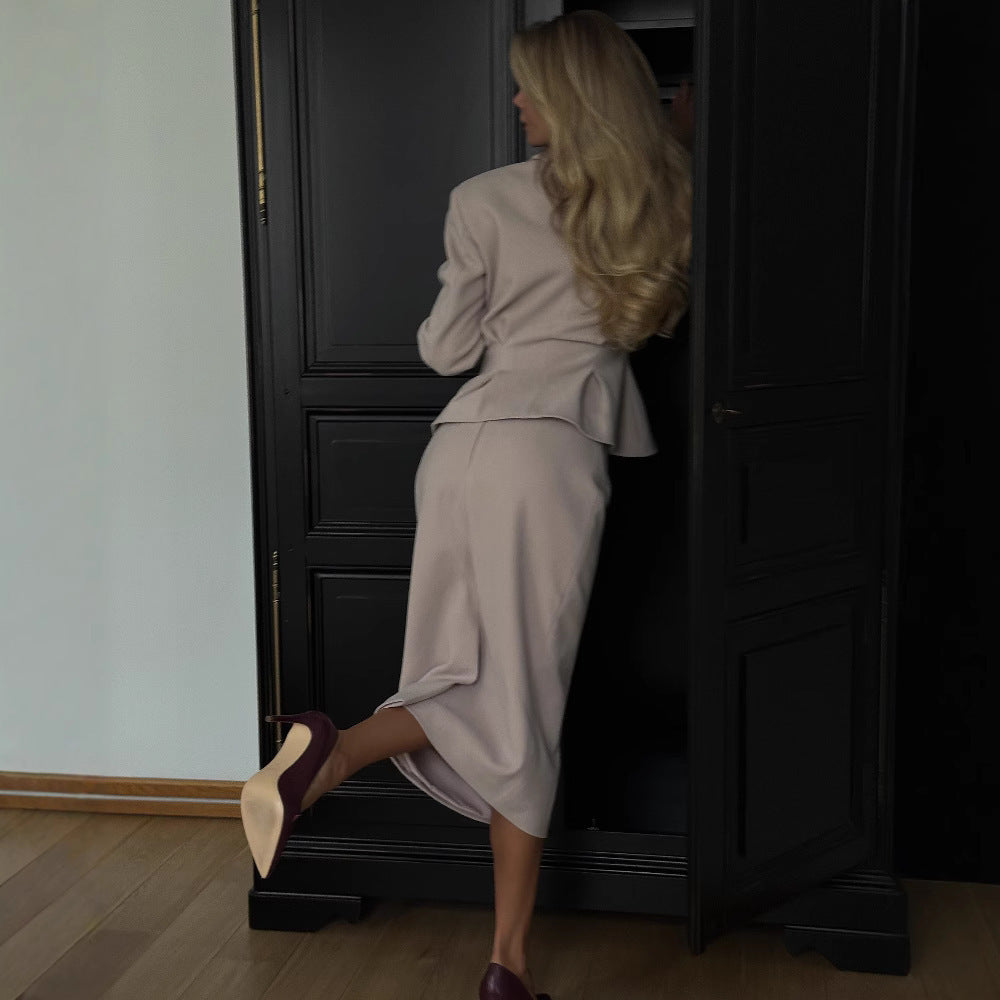 Ladies two-piece tailored business suit with blazer and pencil skirt Fashion Glam