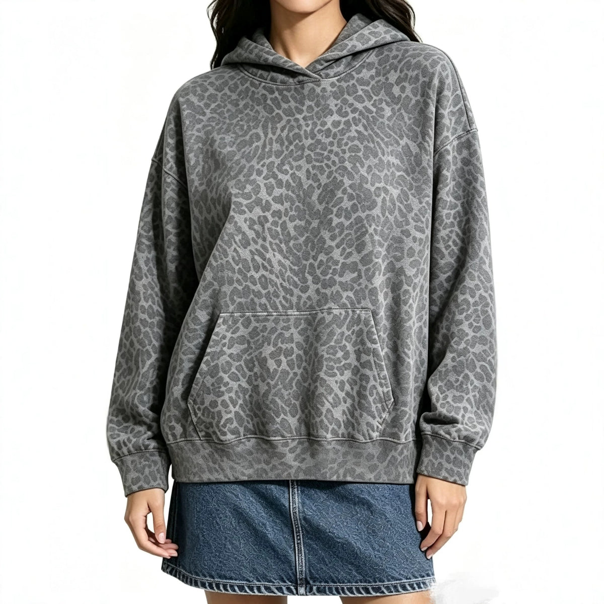 Women's Oversized Hoodie with Leopard Pattern, Kangaroo Pocket and Dropped Shoulder Fashion Glam