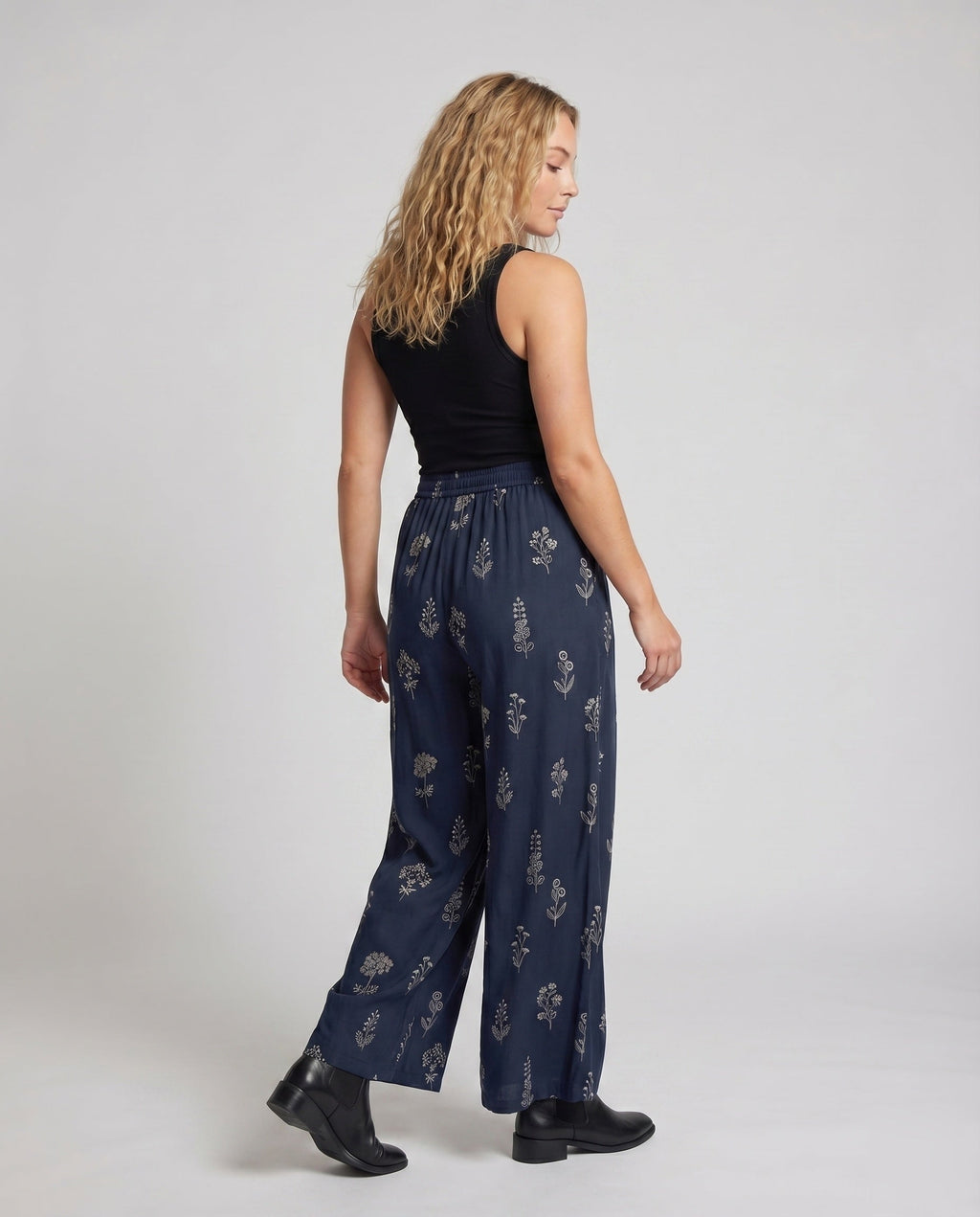 Product 15598212481354 - back_view