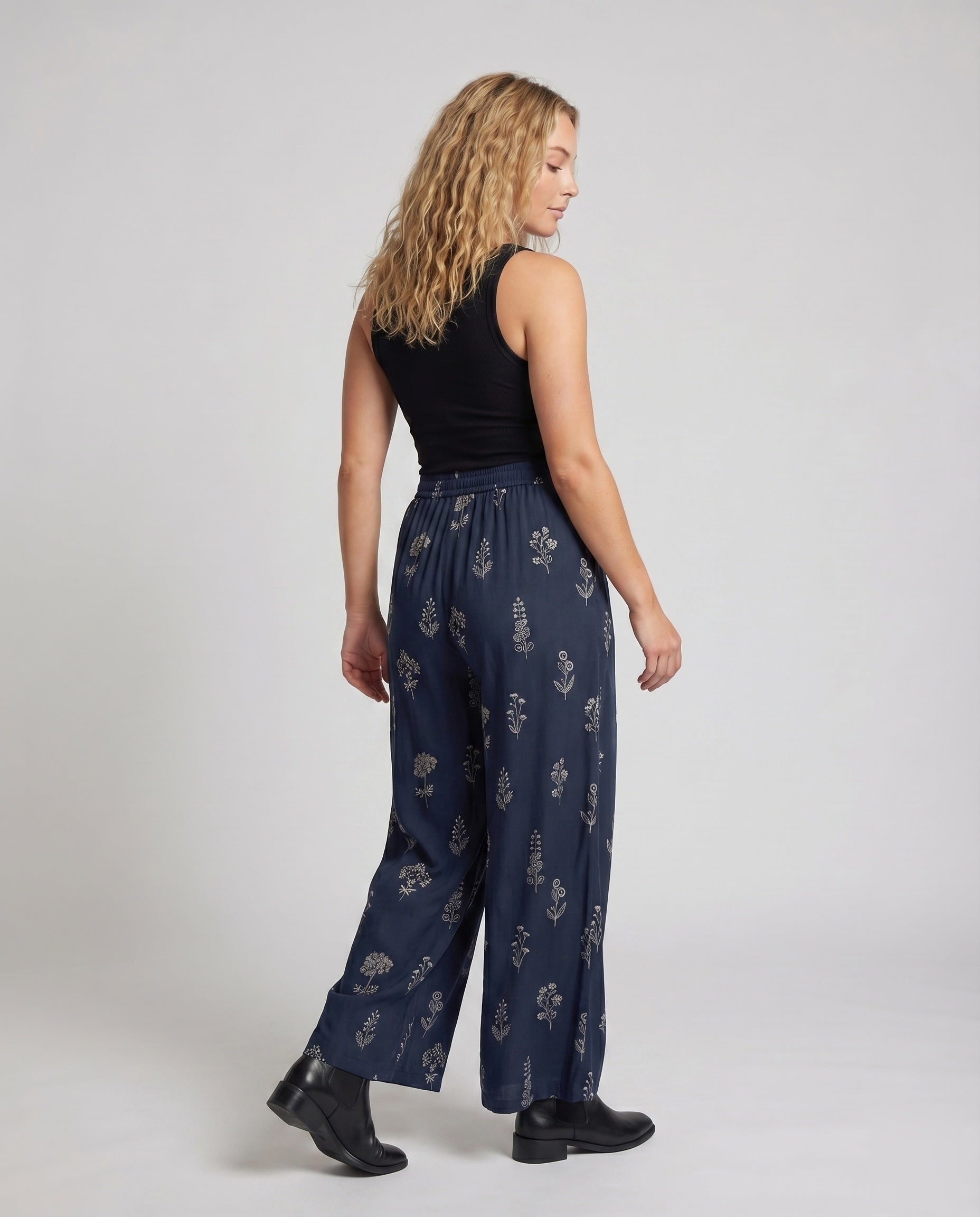 Product 15598212481354 - back_view
