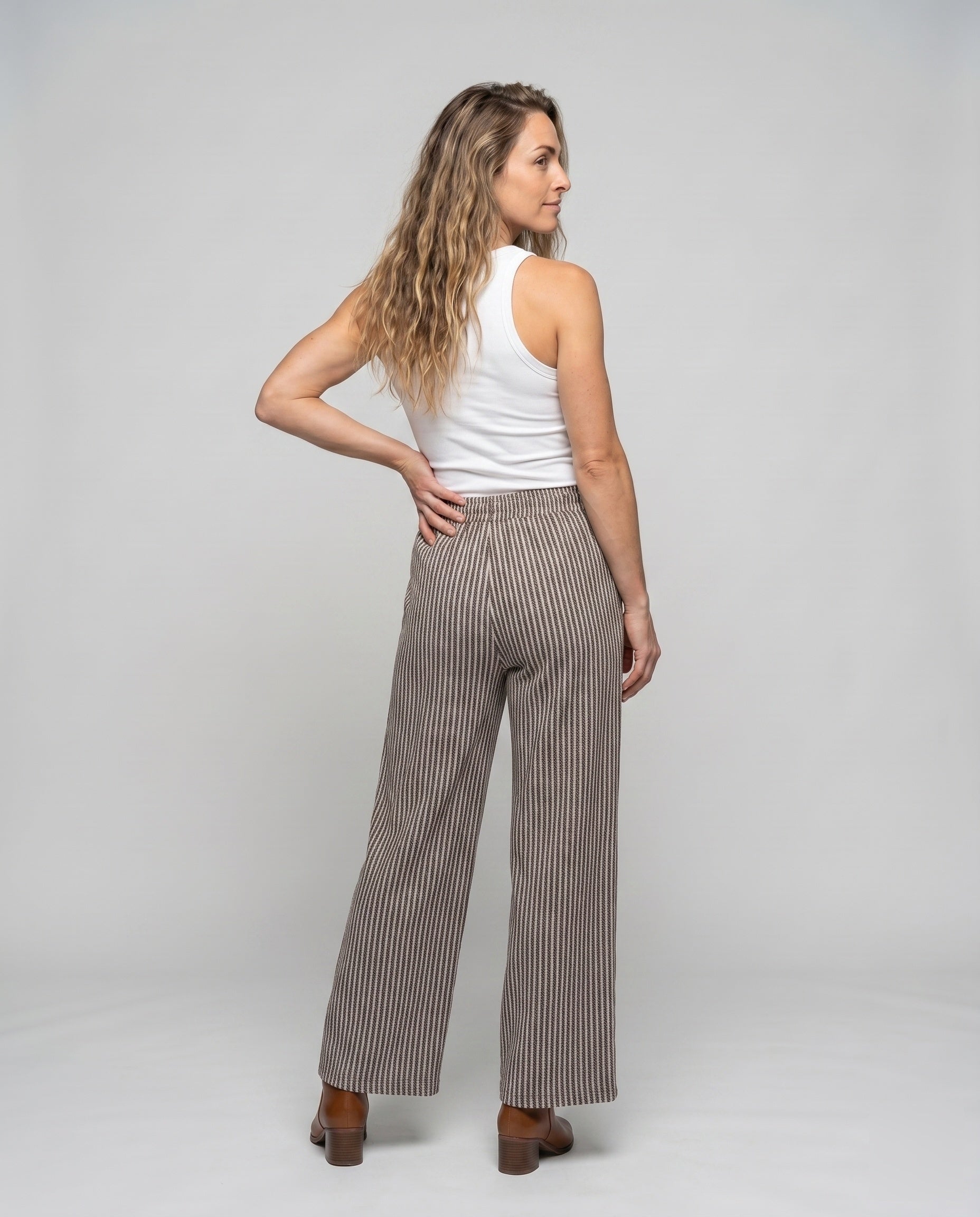 Product 15620256399690 - back_view