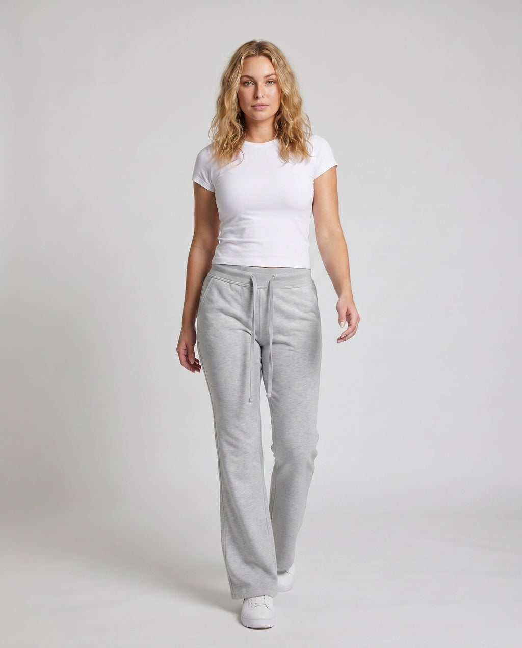 Women's comfortable sweatpants with a high comfort waistband, drawstring and side pockets