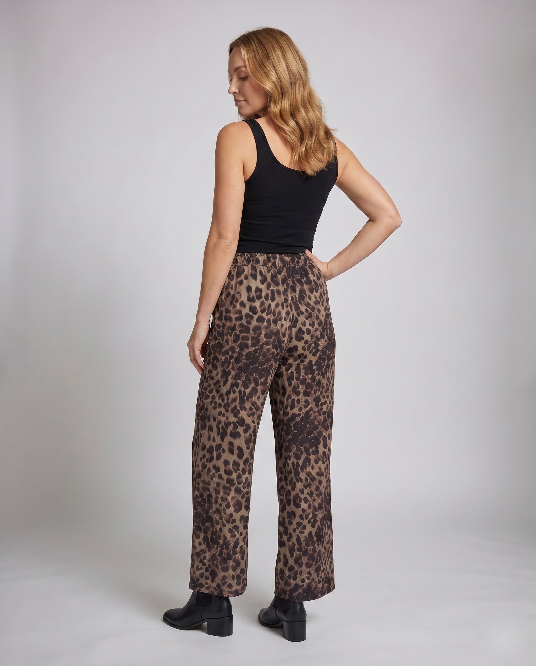 Product 15625053733194 - back_view