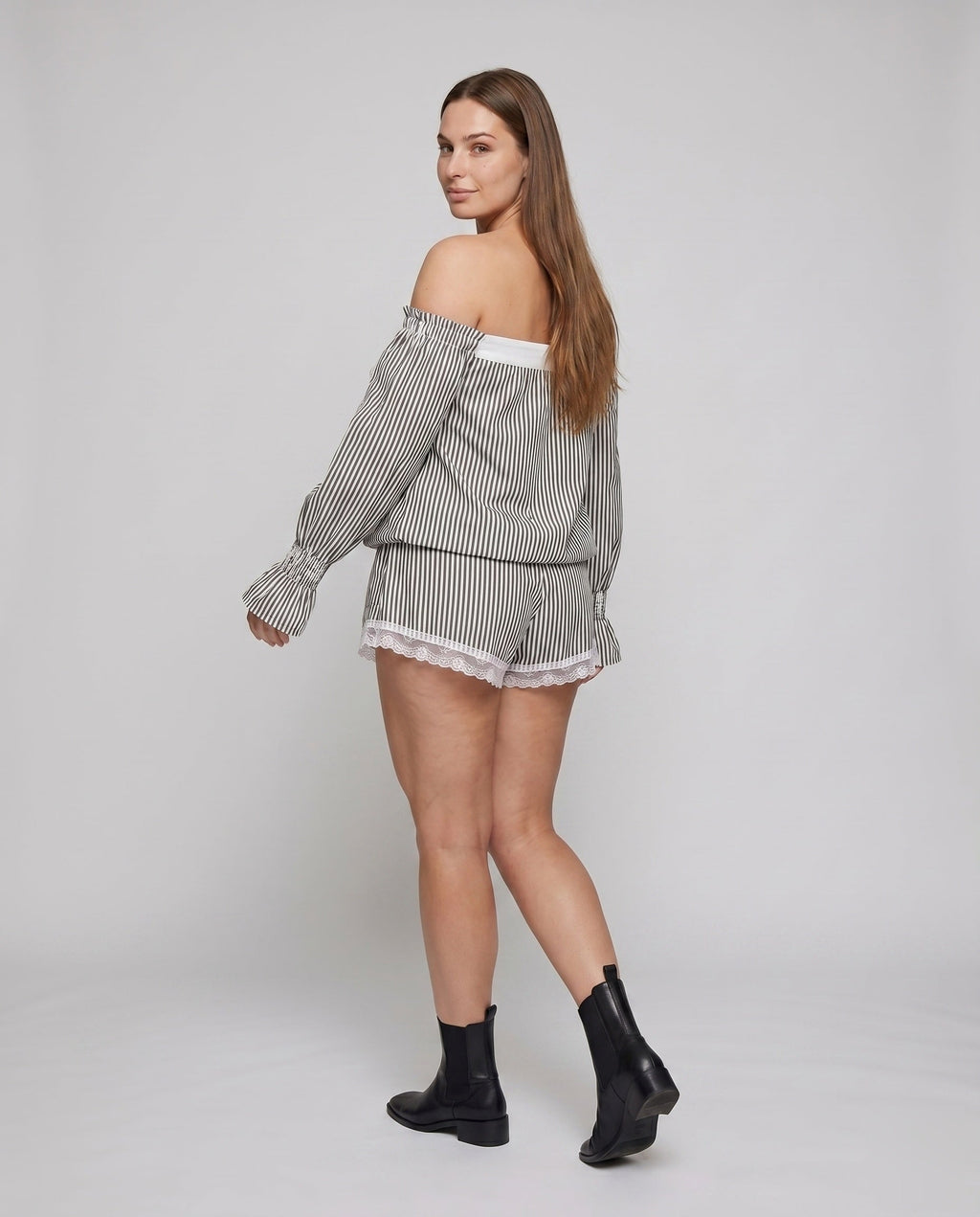 Product 15634857886026 - back_view