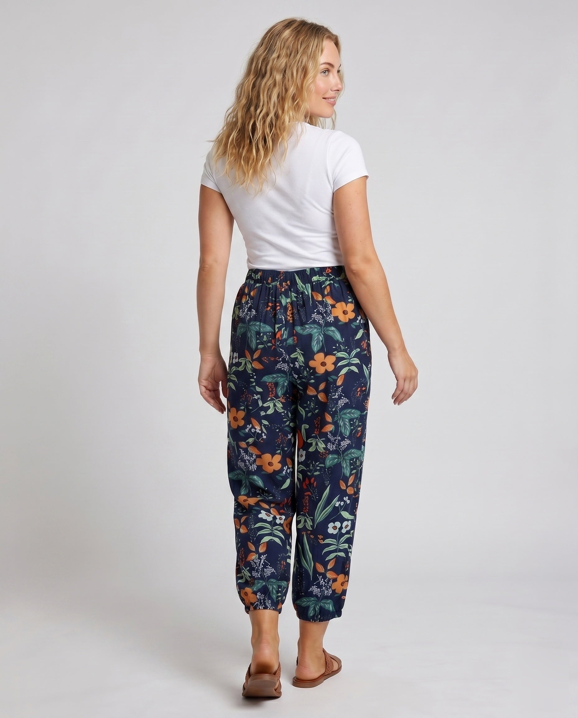 Product 15639215276362 - back_view