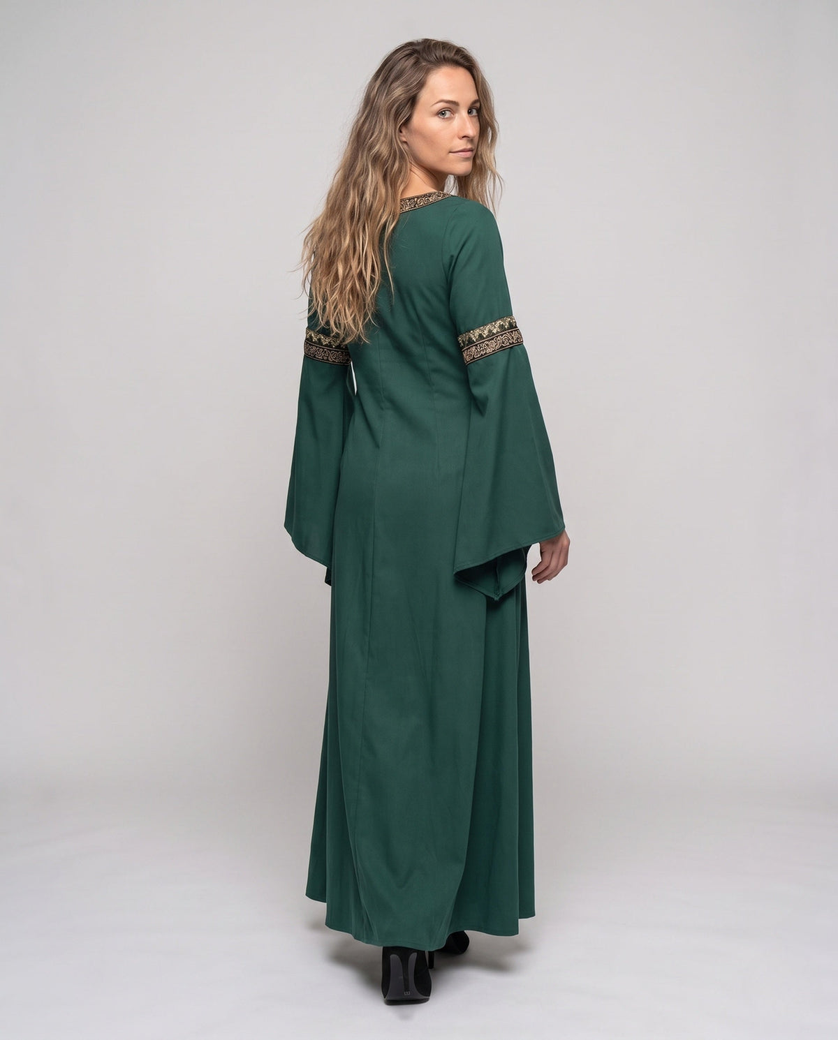 Women's historic fairy tale dress with elegant lacing design Fashion Glam