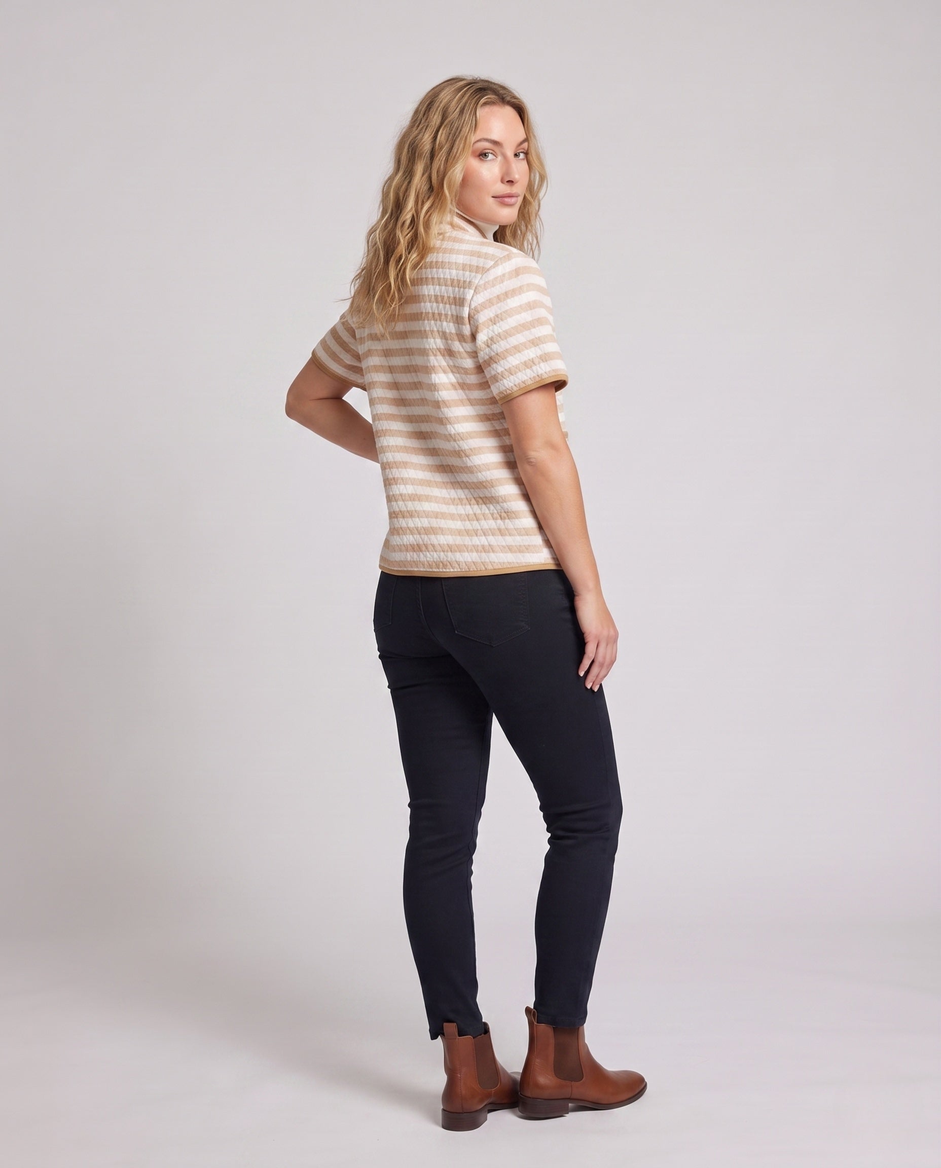 Product 15973082136906 - back_view