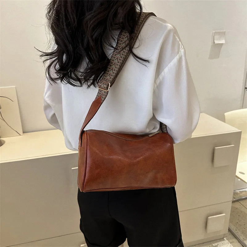 Cassia - Vintage Crossbody Bag