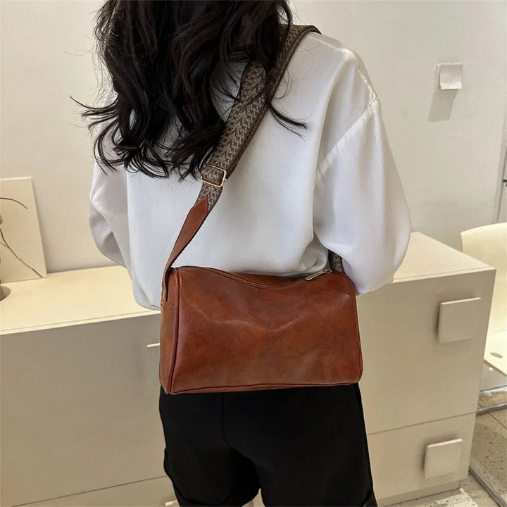 Cassia - Vintage Crossbody Bag