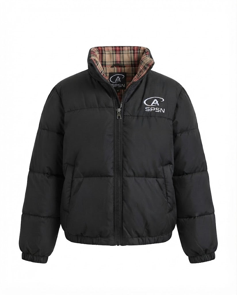Women's oversized padded short puffer with high-standing collar and practical side pockets