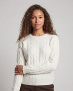 Women's fine knit pullover with cable structure, round neckline and casual short fit Fashion Glam