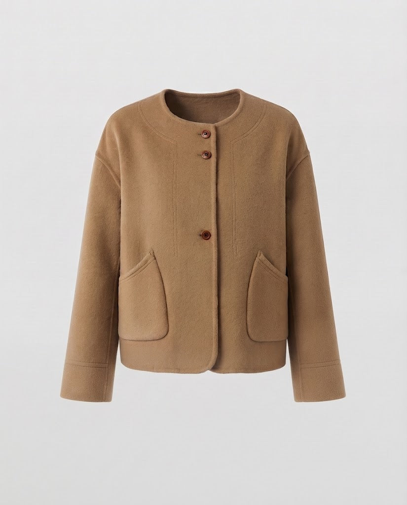 Women's short jacket made of wool blend with round neckline, patch pockets and boxy silhouette Fashion Glam