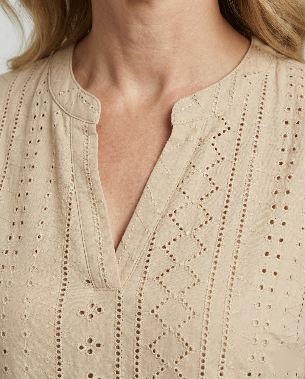Ladies Lace Embroidery Blouse Top with Puff Sleeves