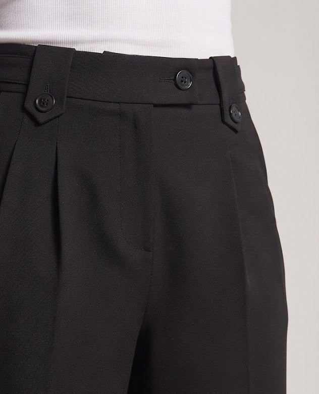Women High-waisted wide pleat trousers with shortened length Fashion Glam