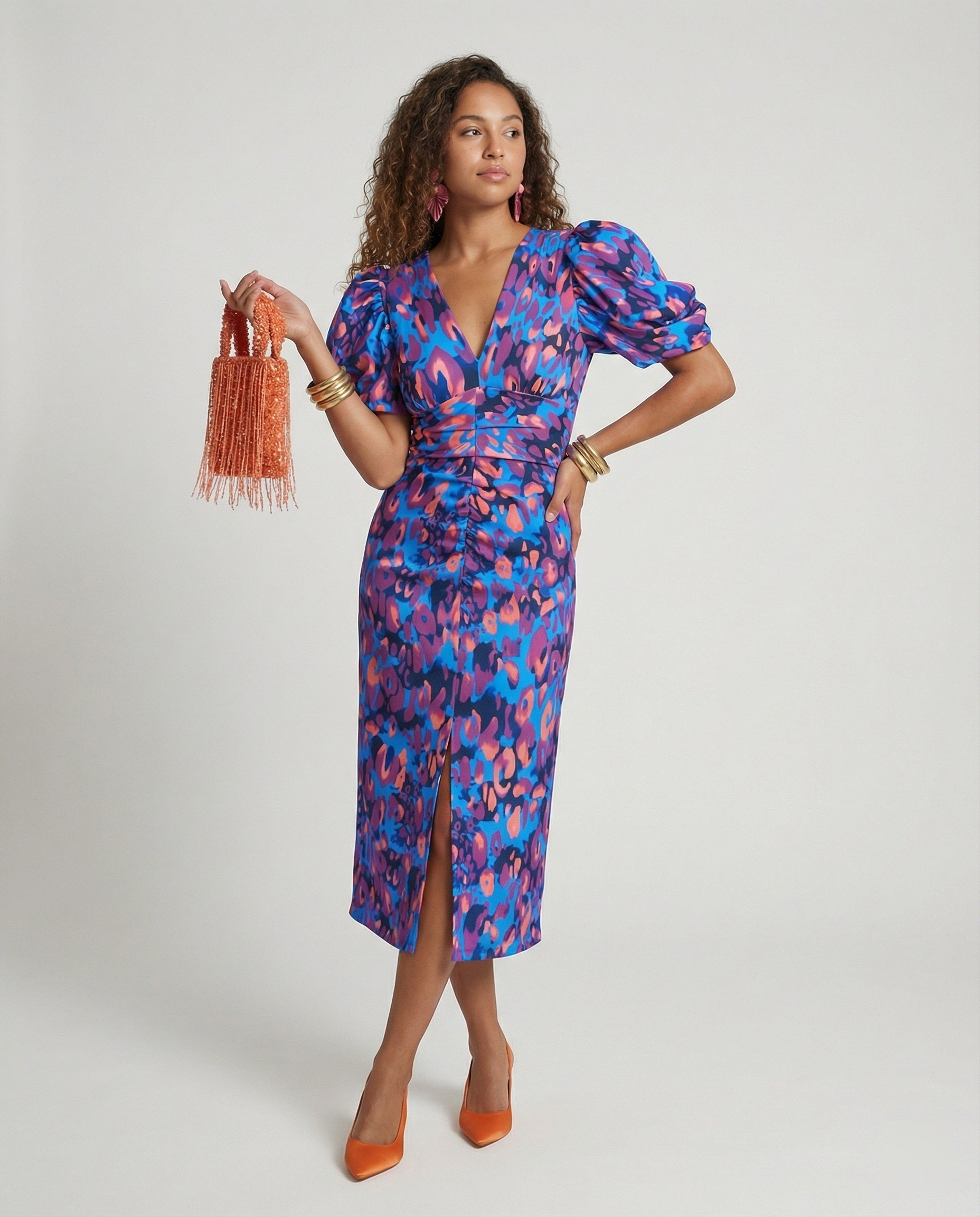 Women's evening dress with voluminous puff sleeves