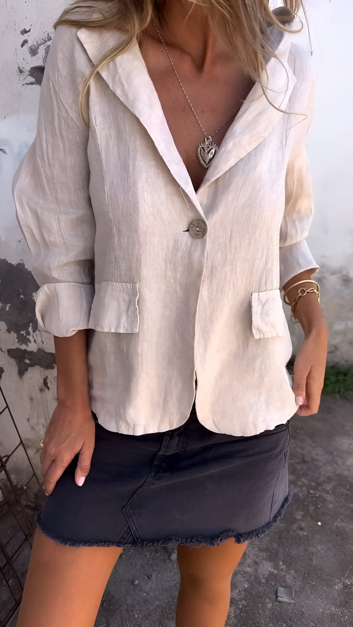 AMAVIRA – LIGHTWEIGHT RETRO-INSPIRED BLAZER