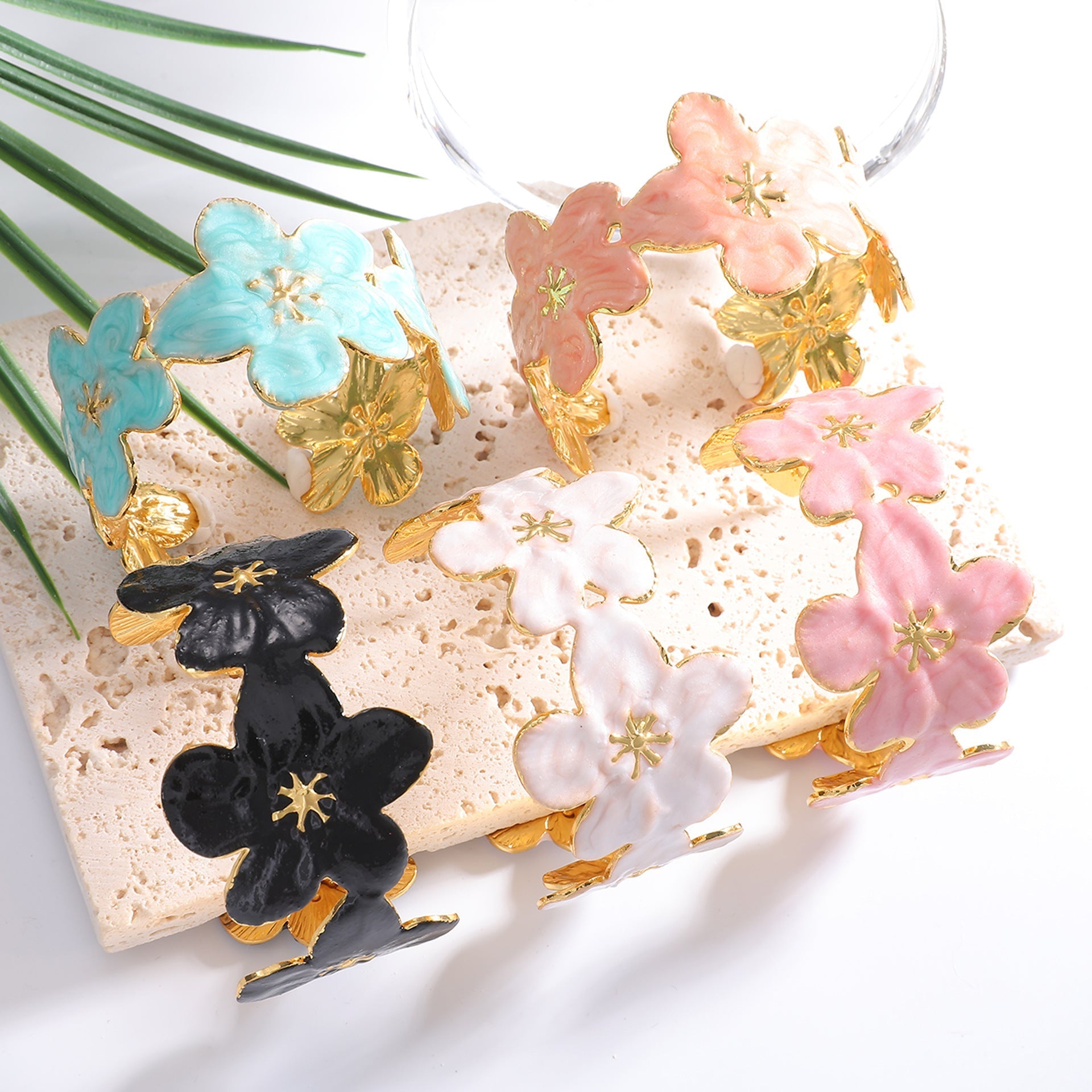 Ladies' bangle with floral motifs Fashion Glam-Fashion Glam