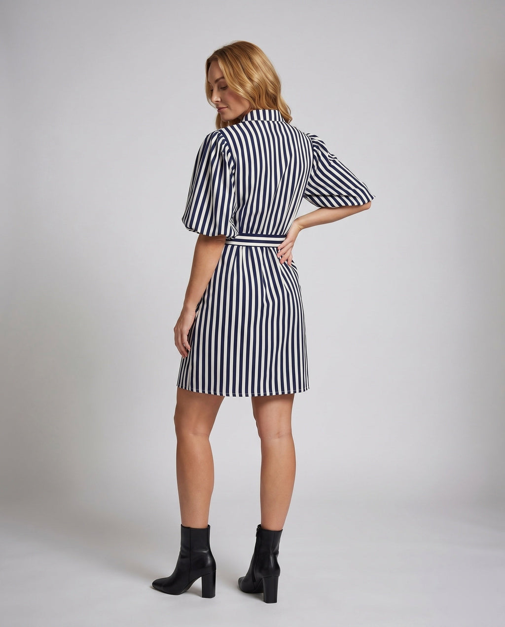 Product 15634916802890 - back_view
