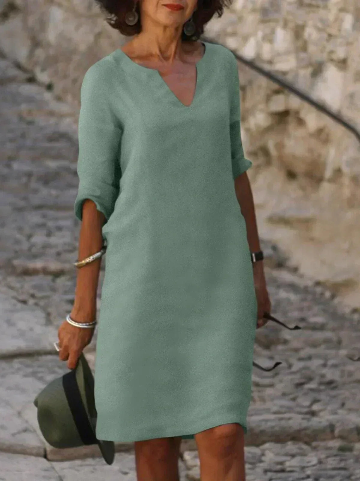 Emery – Elegant and Refined Tummy-Covering Dress