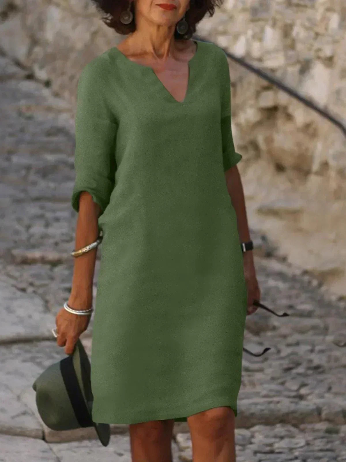 Emery – Elegant and Refined Tummy-Covering Dress