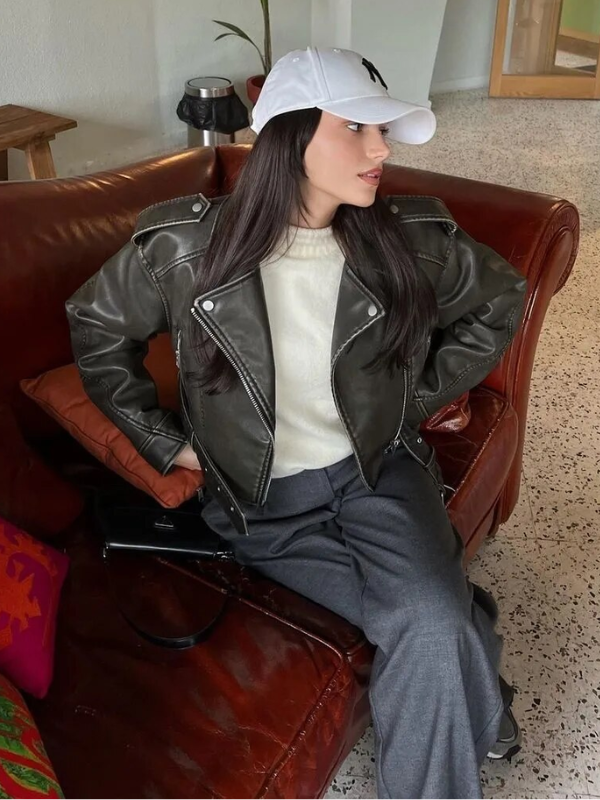 Fashion Glam | Short-Cut Biker Jacket - Vintage & Stylish
