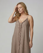 Women’s maxi dress with casual V-neckline and side pockets