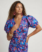 Women's evening dress with voluminous puff sleeves