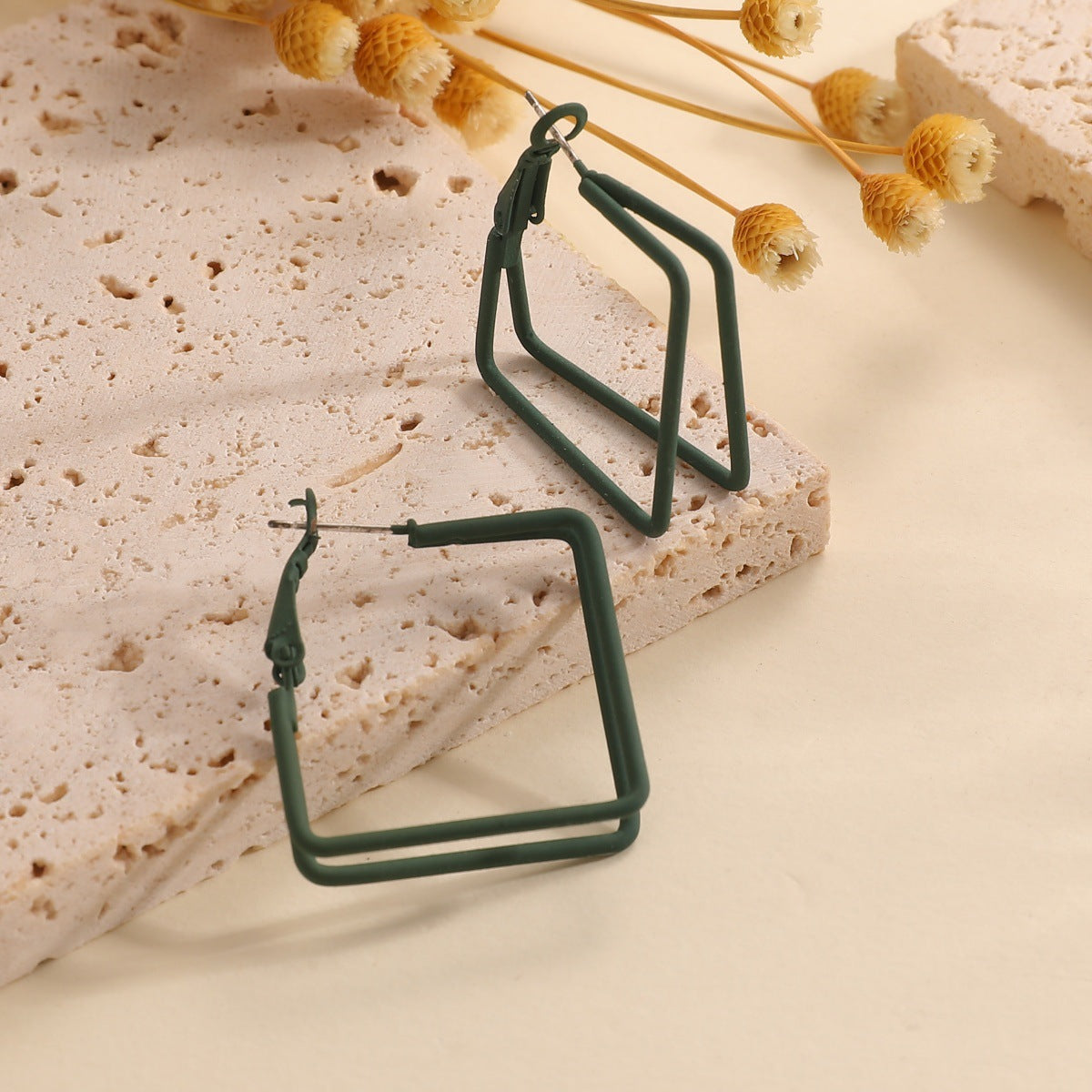 Women Geometric Earrings made of high-quality metal Fashion Glam-Fashion Glam