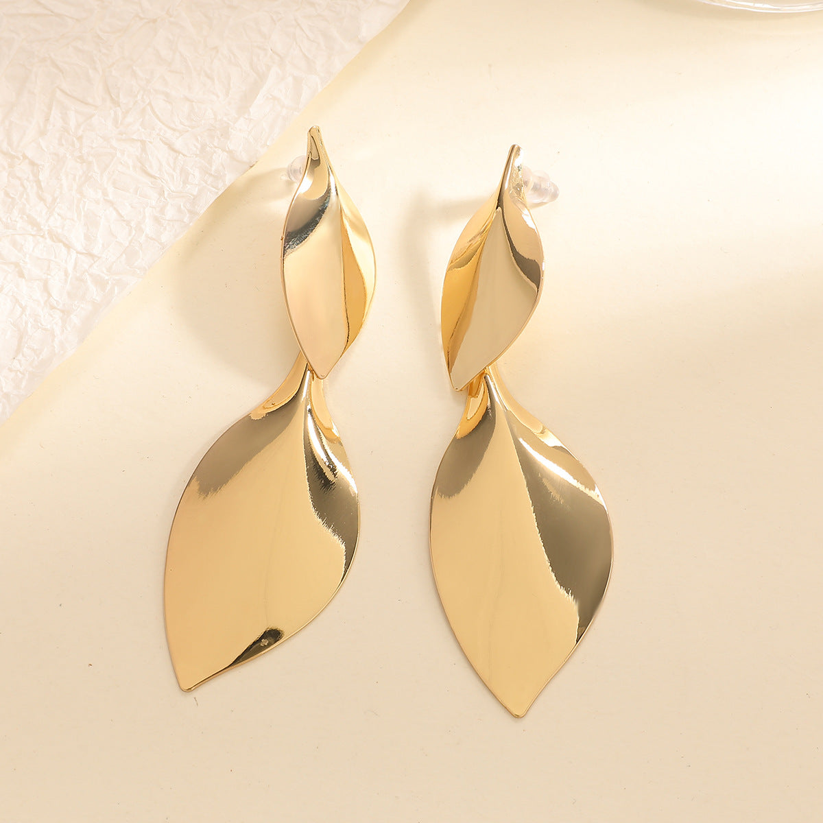 Women Hanging Earrings with Elegant Leaf Shape and Luxurious Finish Fashion Glam-Fashion Glam